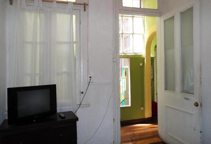 اتاق استاندارد با سرویس بهداشتی مشترک, Hostal Casa Verde Limón