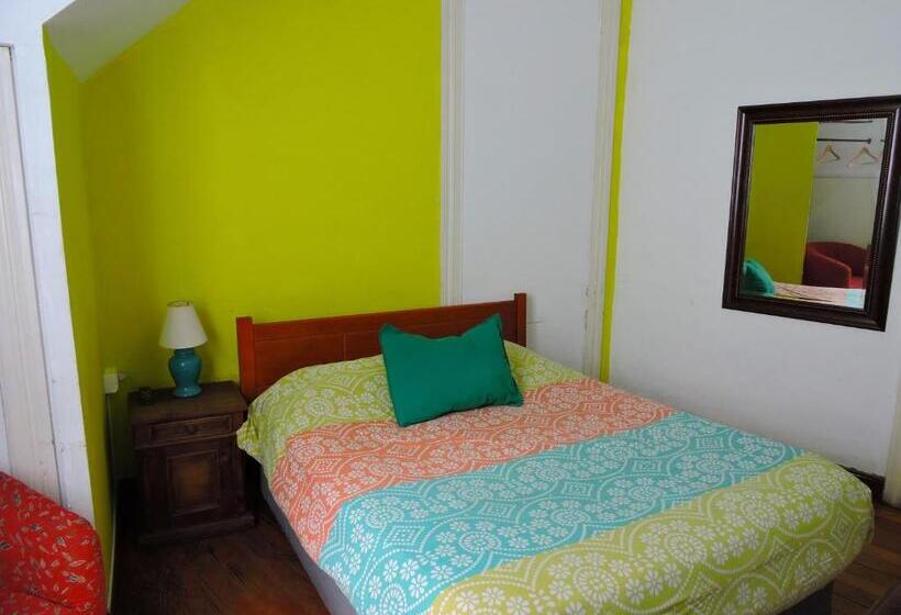 اتاق استاندارد با سرویس بهداشتی مشترک, Hostal Casa Verde Limón