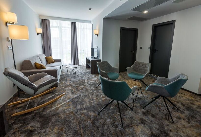 سوییت اجرایی, Best Western Plus Premium Inn