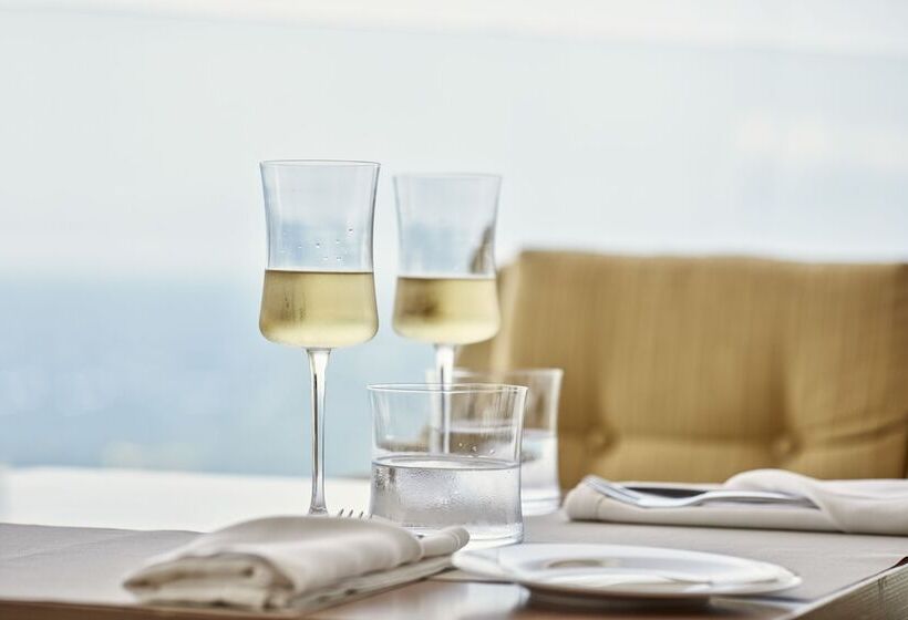 Полулюкс, Myconian Korali Relais & Chateaux