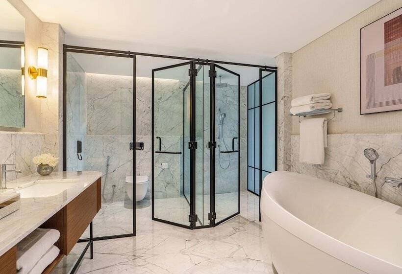 Люкс с Видом, Kempinski The Boulevard Dubai
