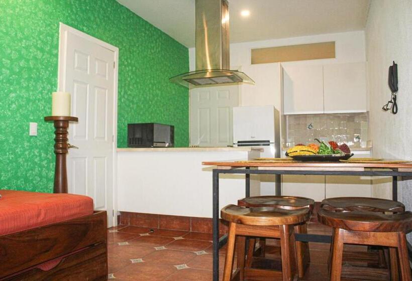 マスタースイートルーム, Casa Lotería  Pueblito Sayulita  Colorful, Family And Relax Experience With Private Parking And Pool