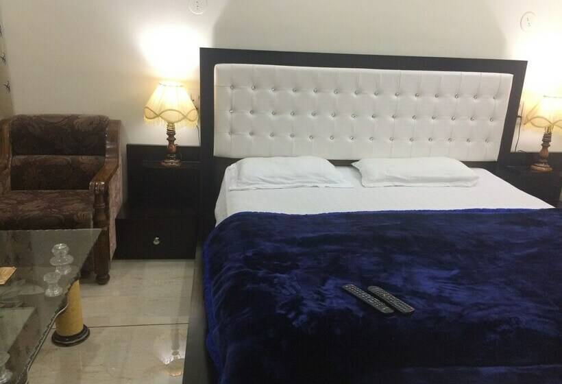 Номер Deluxe, Platinum Plaza
