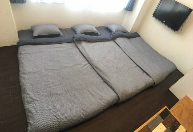 اتاق استاندارد سه نفره, Guest House Golden Mile Hostel