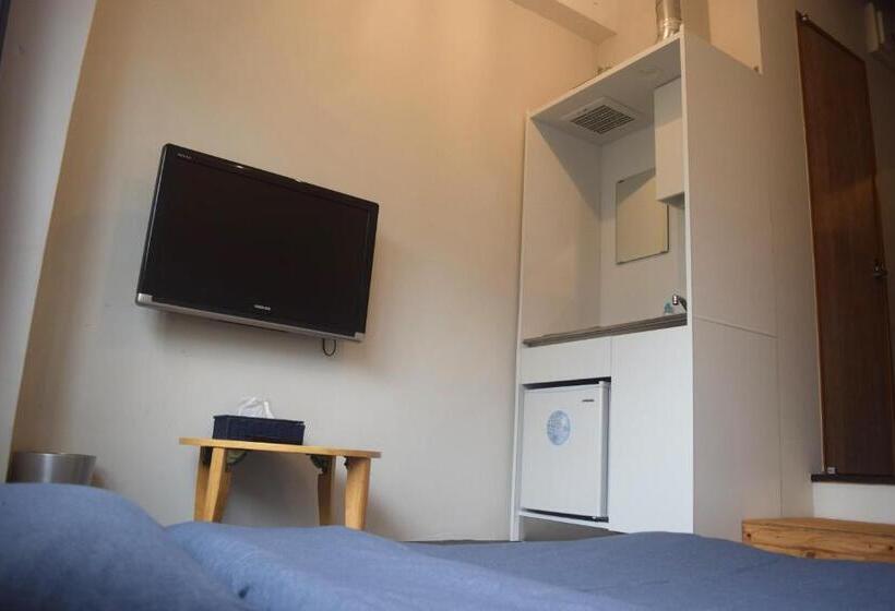 اتاق استاندارد سه نفره, Guest House Golden Mile Hostel