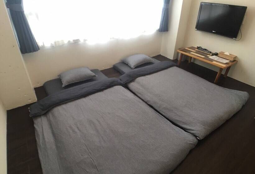 اتاق استاندارد سه نفره, Guest House Golden Mile Hostel