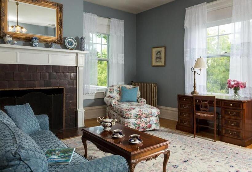 디럭스 룸 킹사이즈 침대, Mercersburg Inn