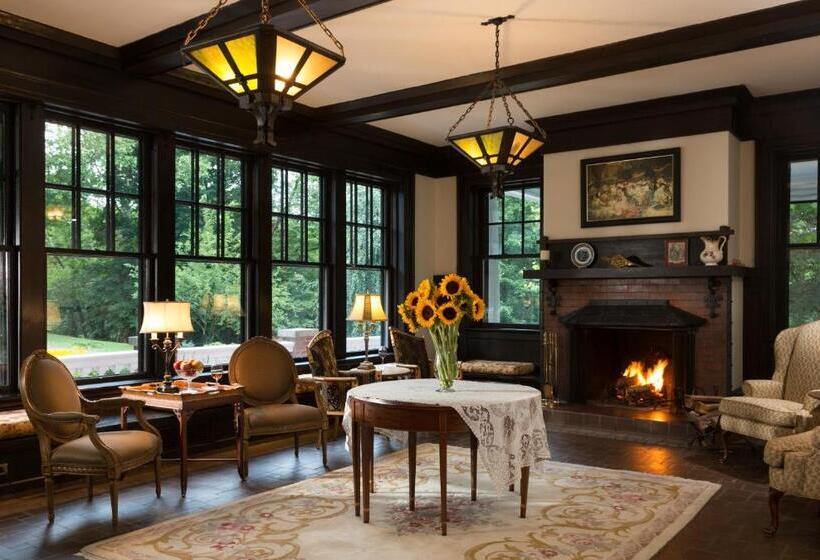 디럭스 룸 킹사이즈 침대, Mercersburg Inn