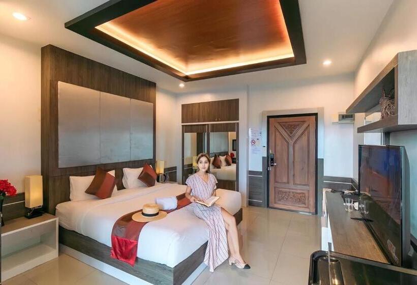 Люкс Вид на Реку, River Hotel Pattani