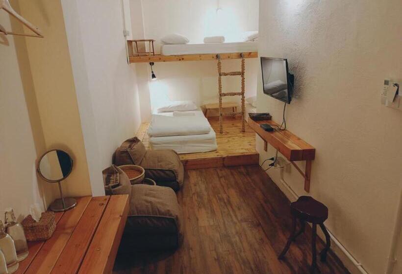 Номер Стандарт Трехместный, Sattahiptale Boutique Guesthouse & Hostel