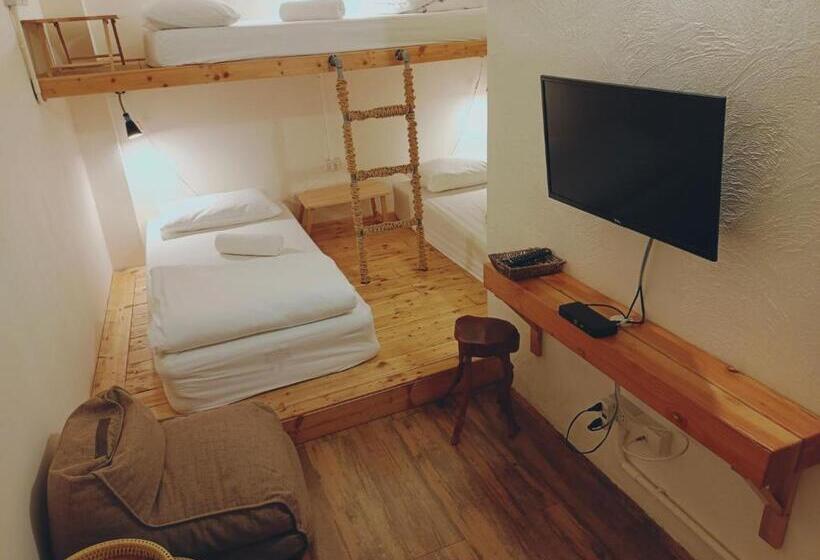 Номер Стандарт Трехместный, Sattahiptale Boutique Guesthouse & Hostel