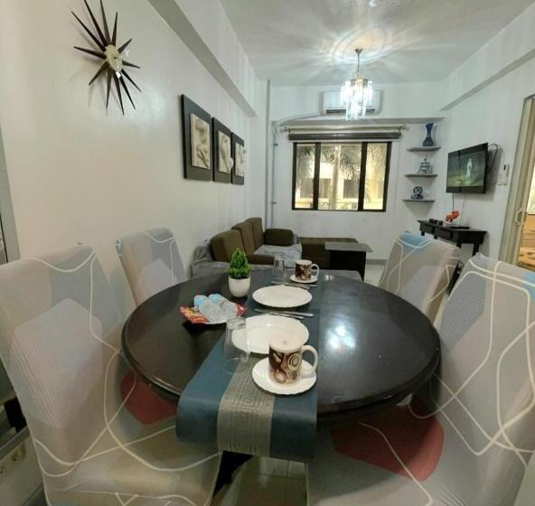 آپارتمان 1 خوابه, 1br Condotel   Forbes Town Road Near St Lukes Bgc Taguig