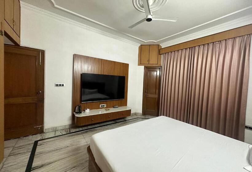 Номер Deluxe, Bhagya Homestay Luxury Room  Mohali S Best