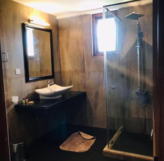 اتاق لوکس سه تخته, Manthila Resort Rajarata