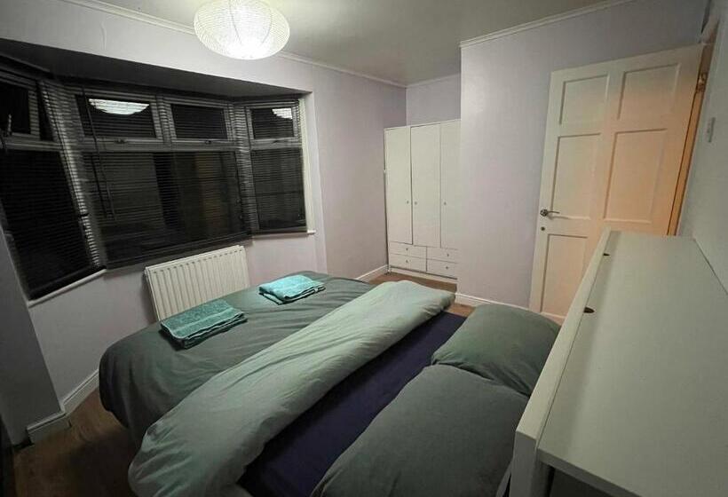 标准间, Room In Dartford