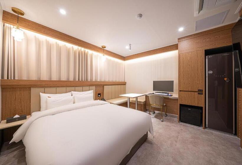Номер Deluxe Кровать Кинг, Sangju Brown Dot Hotel Sangju Branch