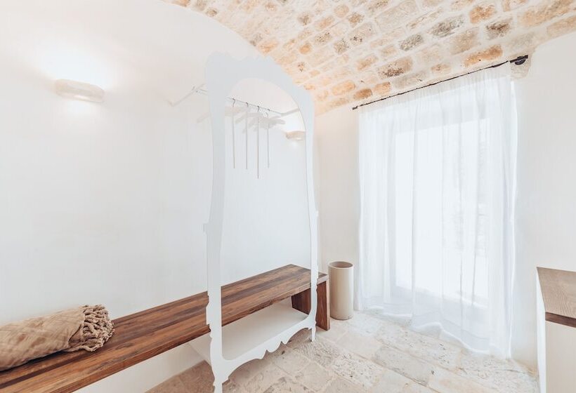 اتاق لوکس, Borgo Canonica