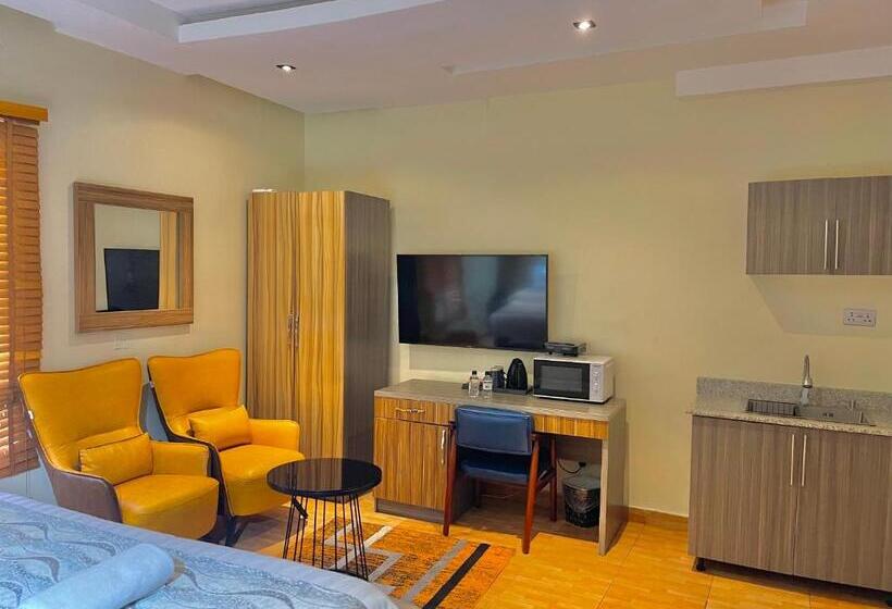 استودیوی سوپریور, Box Residence