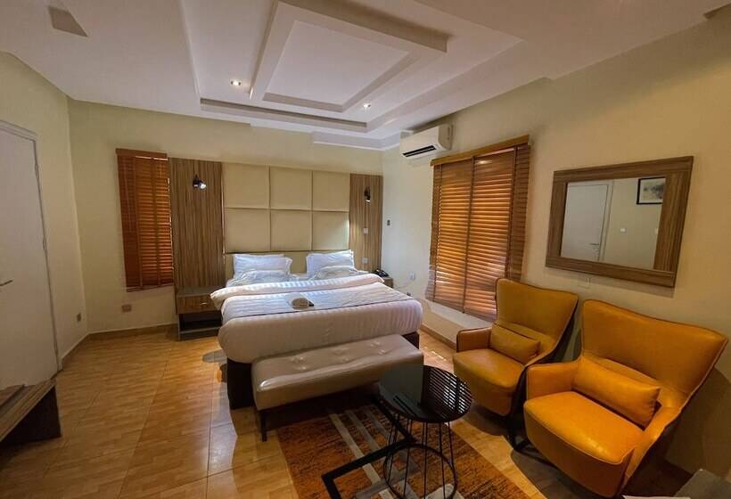 استودیوی سوپریور, Box Residence