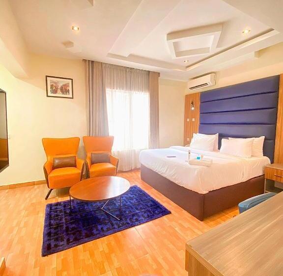 استودیوی سوپریور, Box Residence