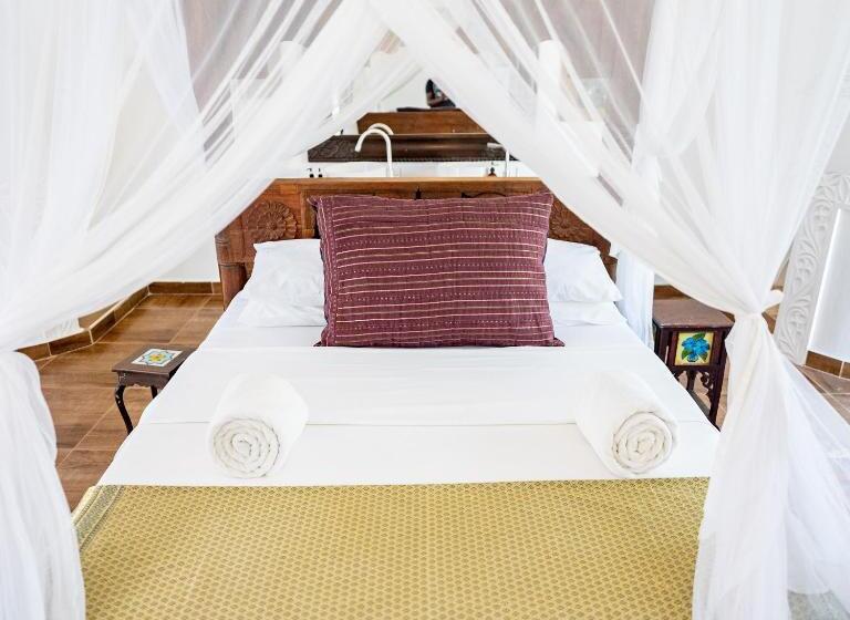 Номер Стандарт, Jafferji Beach Retreat