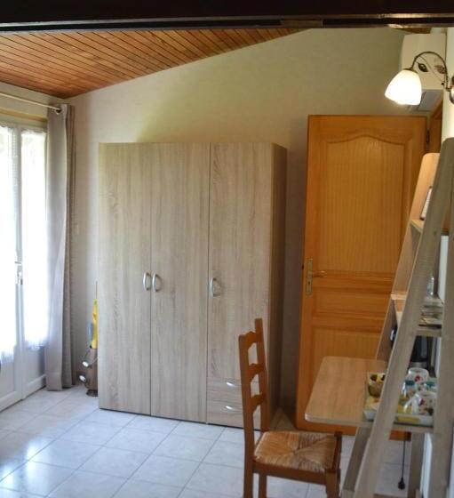 Номер Стандарт, Le Chalet Des Contries