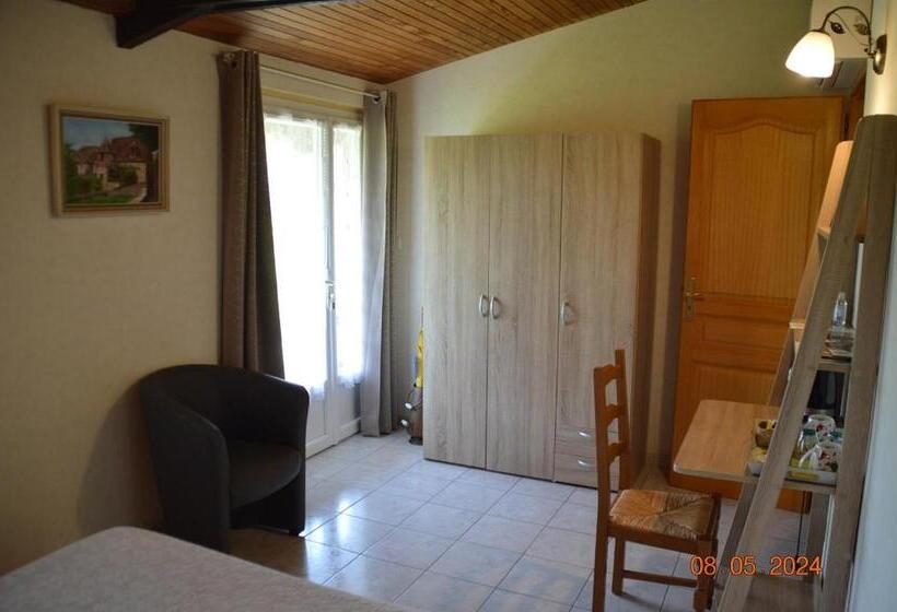 Номер Стандарт, Le Chalet Des Contries