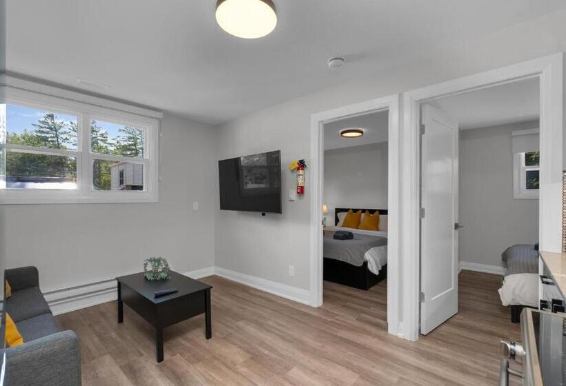 带2个卧室的套房, Adrians Suites