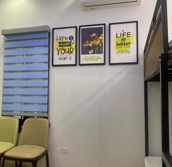 تختخواب در اتاق مشترک, Hanoi Airport Inn & Suites