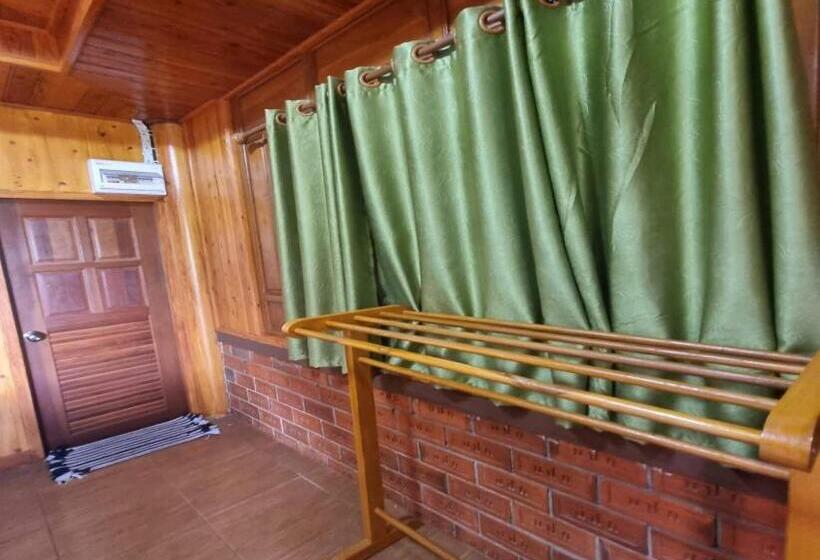 디럭스 룸, Metathsana Resort