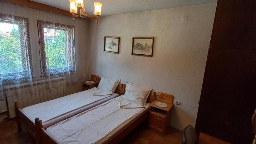 Номер Стандарт Совместная Ванная, Dumanova House