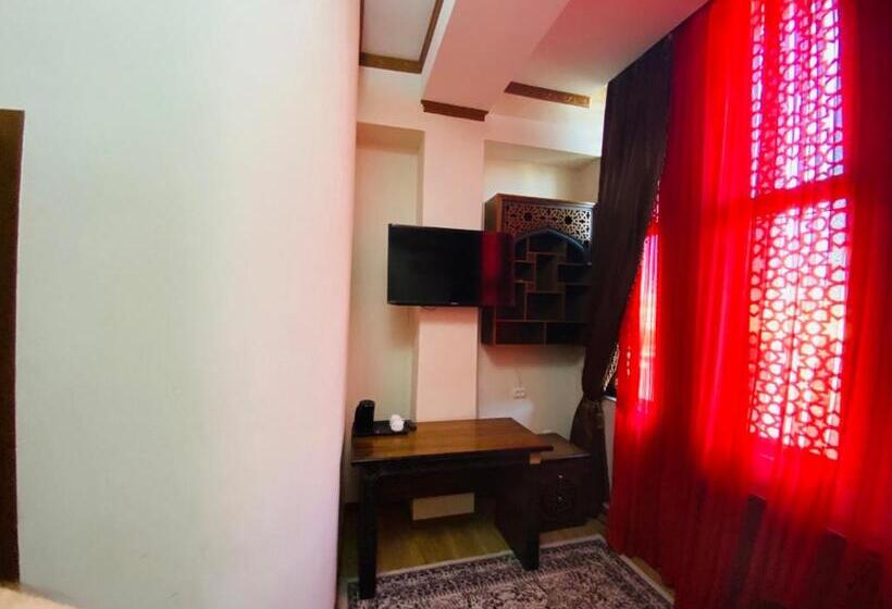 اتاق راحتی سه تخته, Golubie Kupola With Terrace