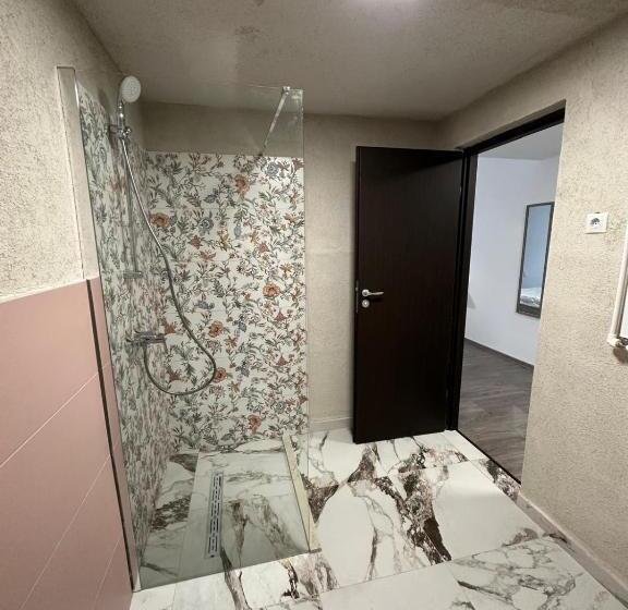 스탠다드 트리플 룸, Pensiunea Casa Viselor