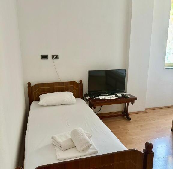 베이직 3인 룸, Guest House Sofa