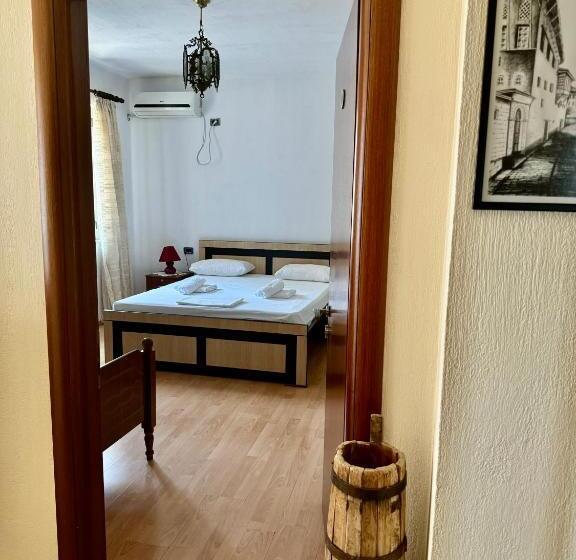 베이직 3인 룸, Guest House Sofa