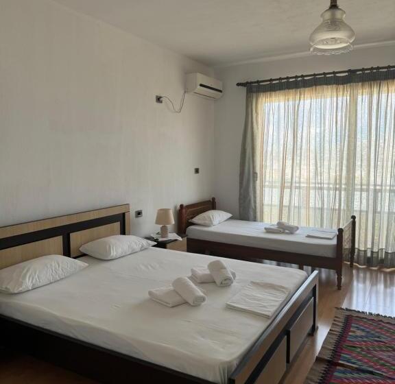 스탠다드 트리플 룸, Guest House Sofa