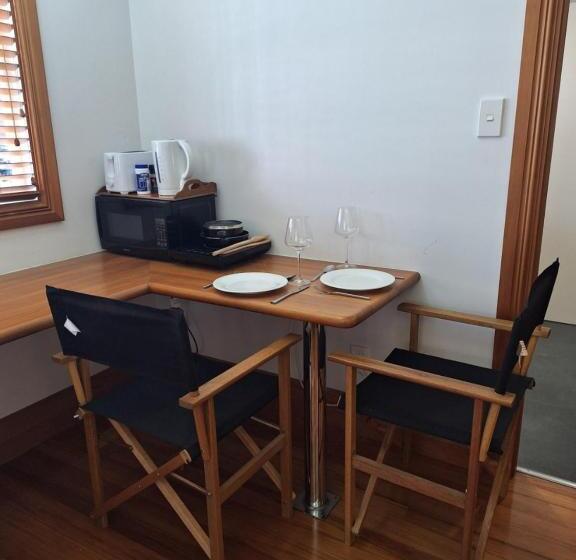 Номер Стандарт, Hansen Park Guest Cottage