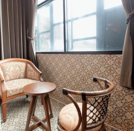 غرفة قياسية ثلاثية مزودة بشرفة, Goya Hotel Warorot Market