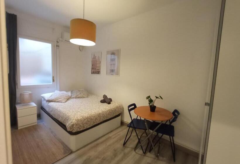 Номер Стандарт Совместная Ванная, Private Rooms On Tamarit Street