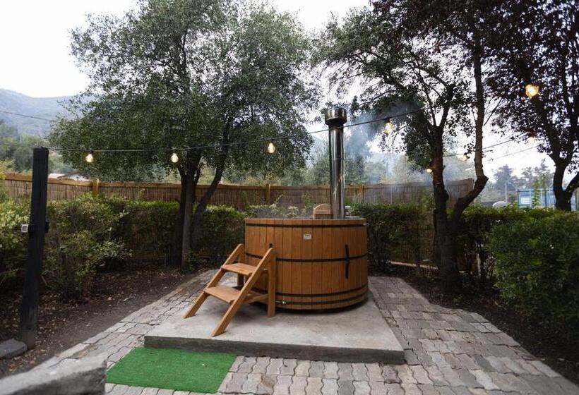 اتاق لوکس, Parque San José   Caja Los Héroes