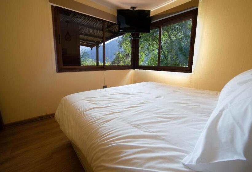 اتاق لوکس, Parque San José   Caja Los Héroes