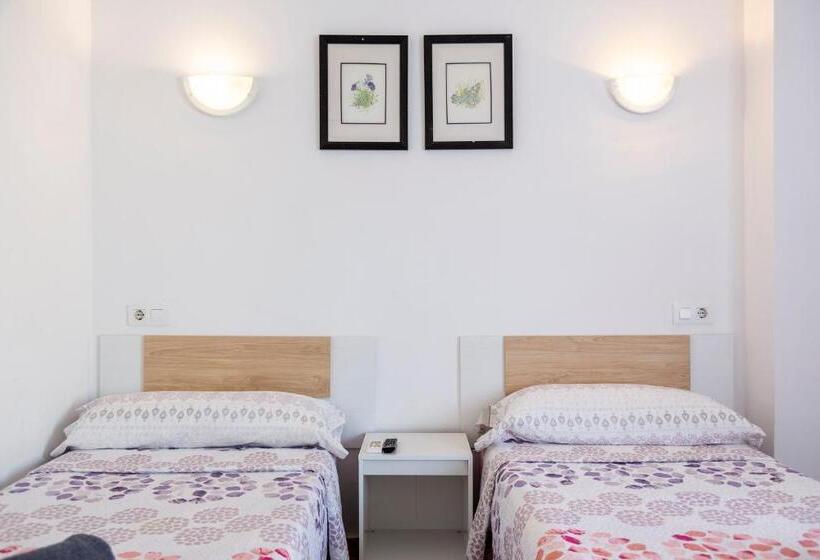 スタンダードルーム, Hostal Moya