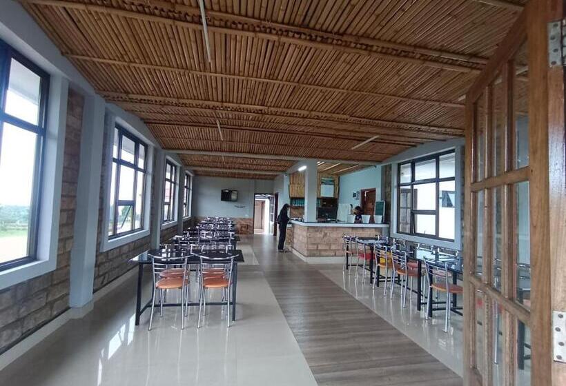 家庭间, Sohra Plaza Resort