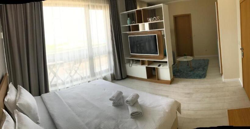 غرفة ديلوكس مطلّة علي البحر, St. Panteleimon Beach