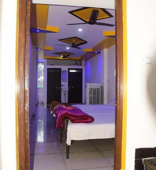 Семейный Номер, Gurudham Guest House