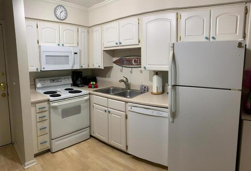 Апартаменты 1 Спальня Нижний Этаж, Beautiful Hilton Head Condo, Steps From Ocean, 1st Floor, 2bd / 2ba, And More!