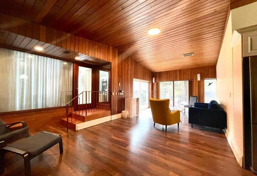 Номер Economy, Vihome 368  Quiet House Near Bayview Village And Subway
