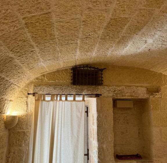 标准间, Empireo Riad
