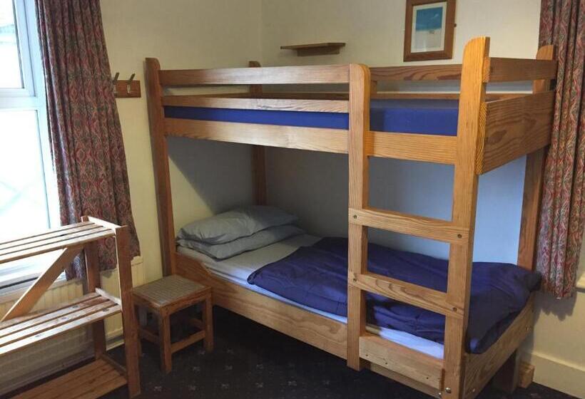 스탠다드 4인용 룸 공용 욕실, Totland Youth Hostel