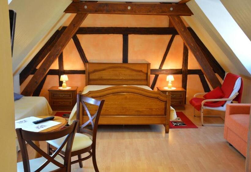 Номер Стандарт Трехместный, La Grange Du Pape   Annexe De L Hôtel La Ferme Du Pape